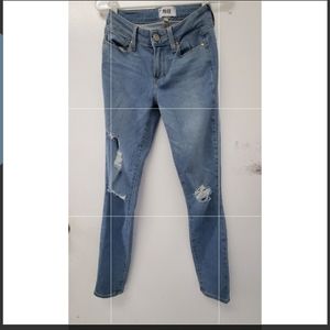 Paige Verdugo Ankle in Skinny Jeans